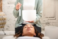 Preview: Meinl Sonic Energy 8" white-frosted Crystal Singing Bowl B4, 432 Hz, Crown Chakra (CSB8B) Preview: Meinl Sonic Energy 8" white-frosted Crystal Singing Bowl B4, 432 Hz, Crown Chakra (CSB8B)