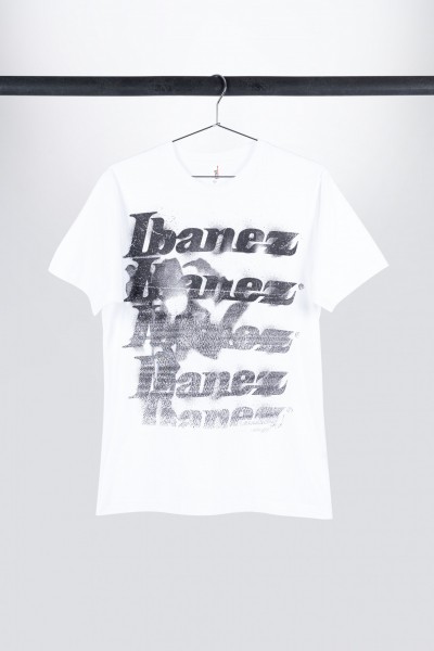 IBANEZ T-Shirt in weiß mit schwarz aufgedrucktem "Spray Paint" Logo auf der Brust (IT10GHET)