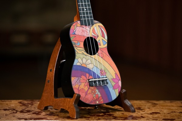 KEIKI K2 Serie Sopran Ukulele Set - Agathis / Peace '68" (K2-68)