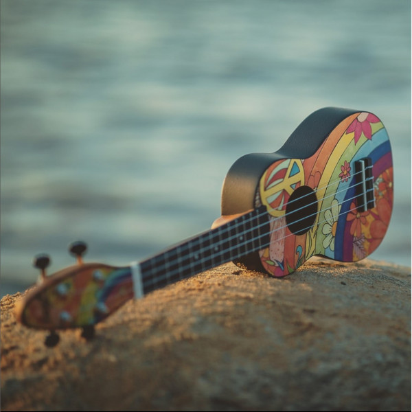 KEIKI K2 Serie Sopran Ukulele Set - Agathis / Peace '68" (K2-68)