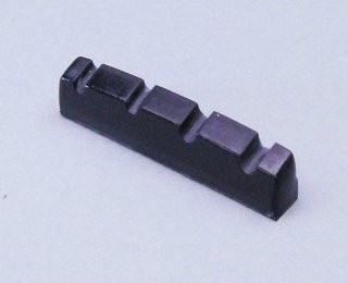 IBANEZ Sattel 6 mm/ 42 mm Plastik - schwarz für 4 Saiter ARTB100 (4NT12C0001)