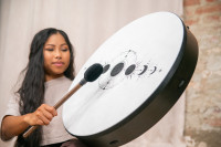 Vorschau: Meinl Sonic Energy Moon Phases Ritual Drum 22" - Synthetisches True Feel Fell (RD22DWB-SH) Vorschau: Meinl Sonic Energy Moon Phases Ritual Drum 22" - Synthetisches True Feel Fell (RD22DWB-SH)