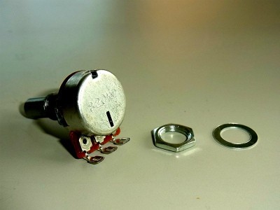 IBANEZ Potentiometer B20K - Massivschaft, Mittelraster (3VR1MC0003)